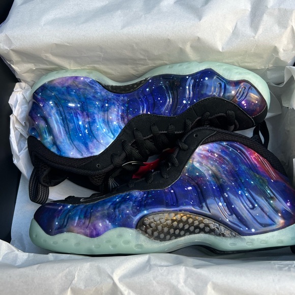 Nike Air Foamposite One QS 100% authentic sz 8 ds main image 4